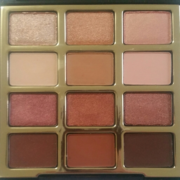 Bundle of Eyeshadow Palettes - Picture 3 of 4